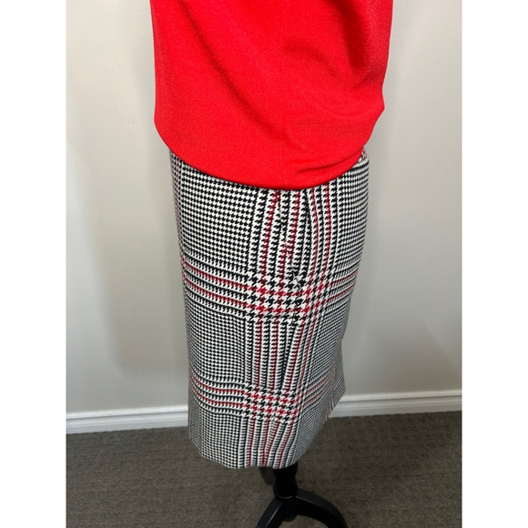 Women's Jones New York black and red plaid pencil Skirt Size 10 - Picture 6 of 10